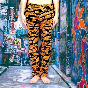 💎 ViNTaGe 💎 McM ❌PHeNoMeNoN TiGeR 🐅 CaMo 🔥 SKiNNY ZiP PaNTs👖